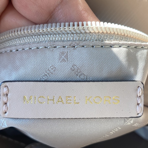 Michael Kors Nicole Large Tote, Previously Owned - Picture 14 of 14